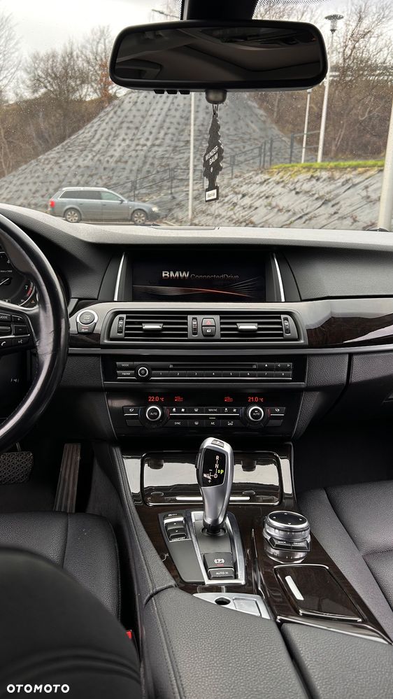 BMW Seria 5 528i Luxury Line - 13