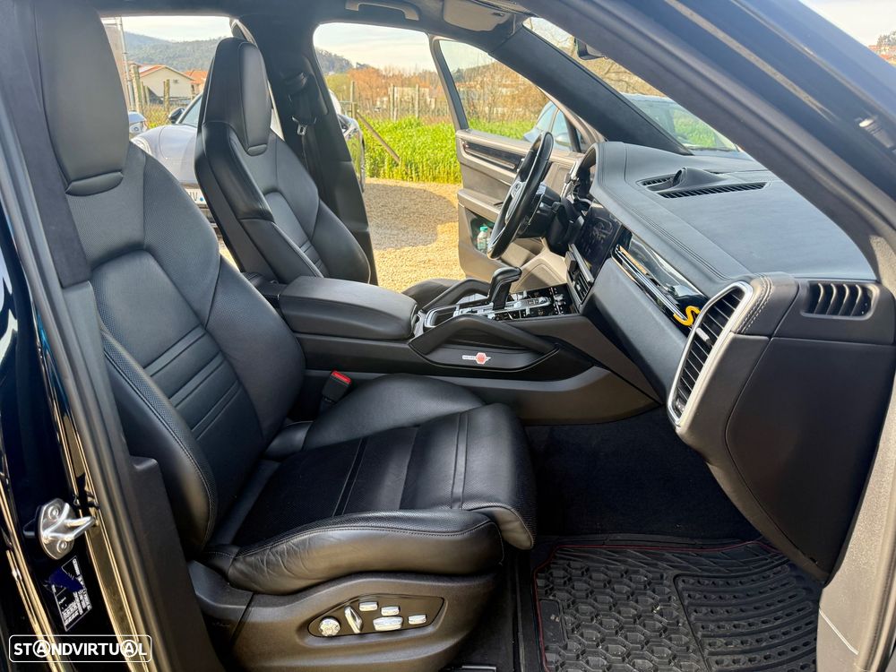 Porsche Cayenne S Tiptronic S Platinum Edition - 17