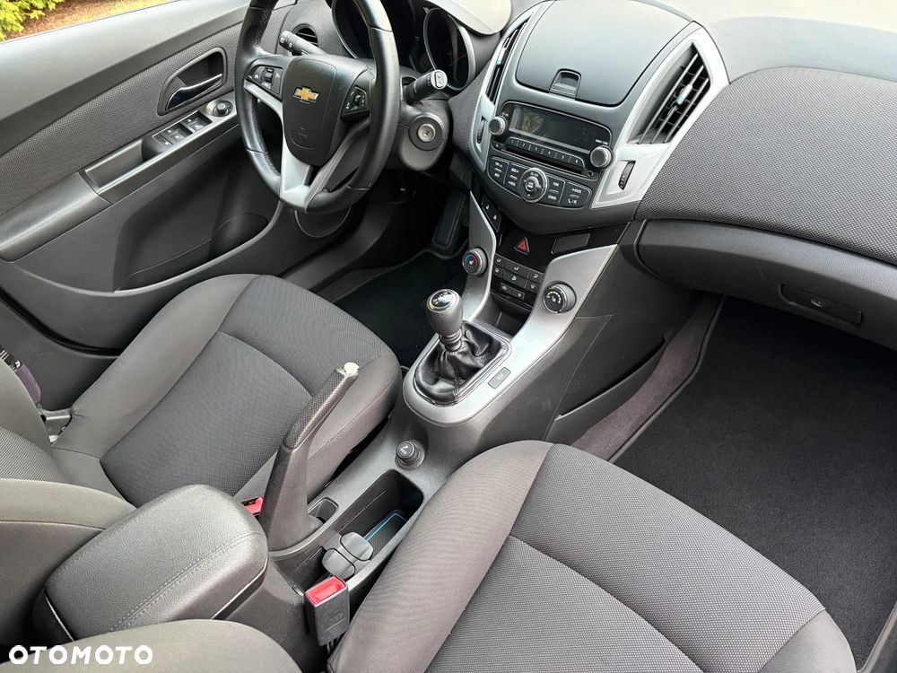 Chevrolet Cruze 1.8 LT - 10