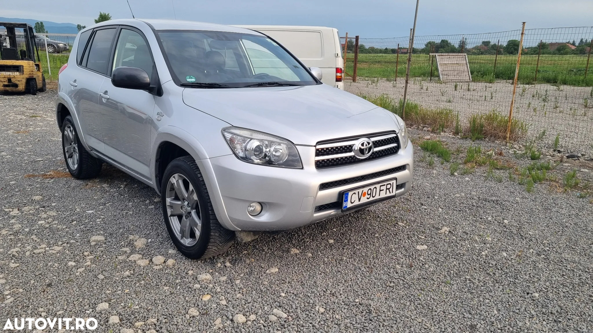 Toyota RAV4 2.2L D-CAT M/T Luxury - 4