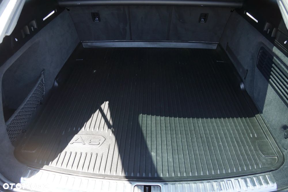 Audi A6 Avant 40 TDI quattro S tronic - 32