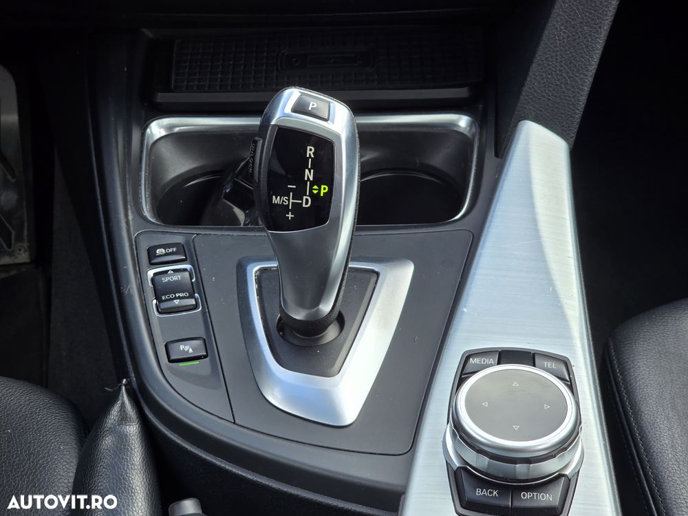 BMW Seria 3 320d Aut. Blue Performance Sport Line - 28