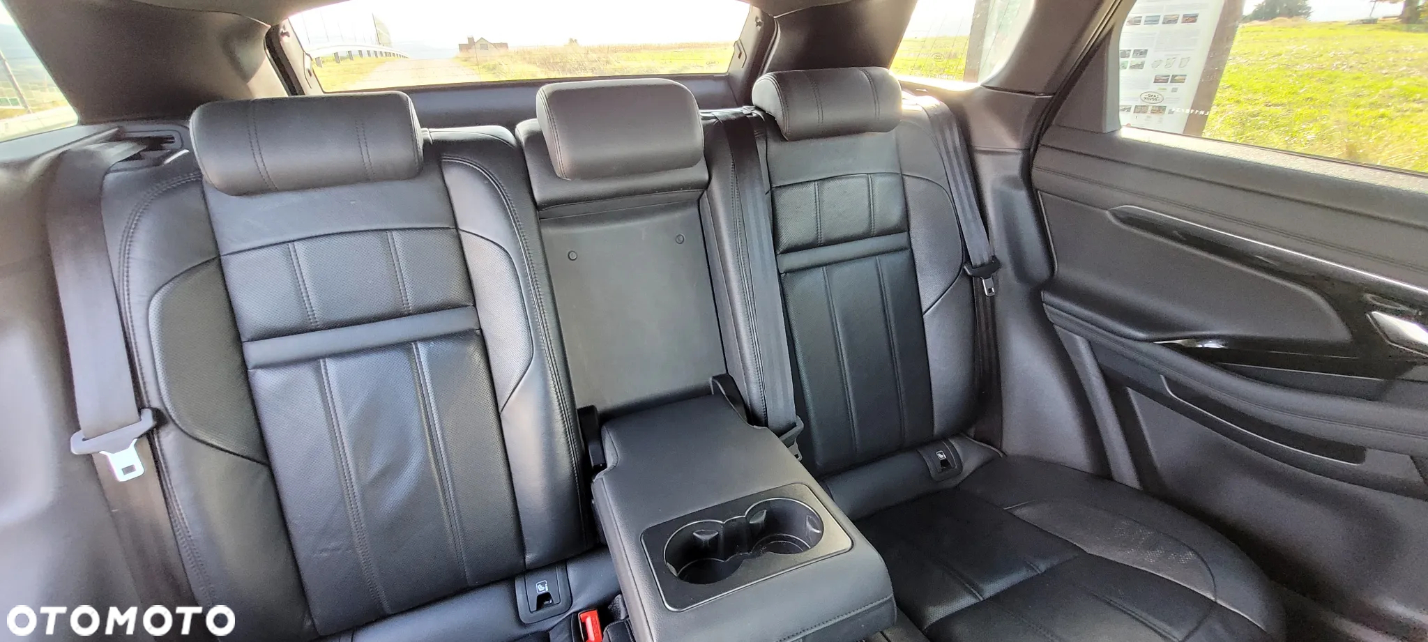 Land Rover Range Rover Evoque 2.0 D180 mHEV R-Dynamic SE - 9