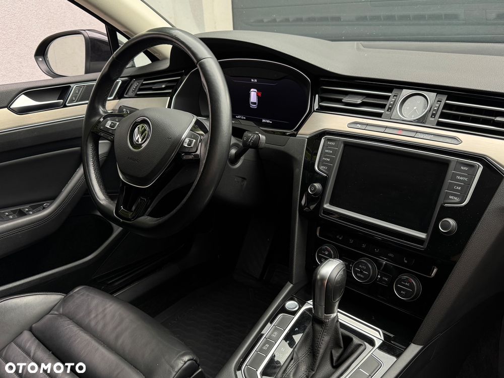 Volkswagen Passat 2.0 TDI SCR (BlueMotion Technology) DSG Highline - 28
