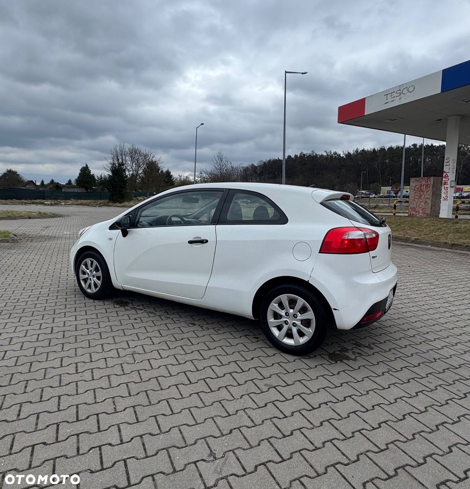 Kia Rio 1.1 crdi L - 3