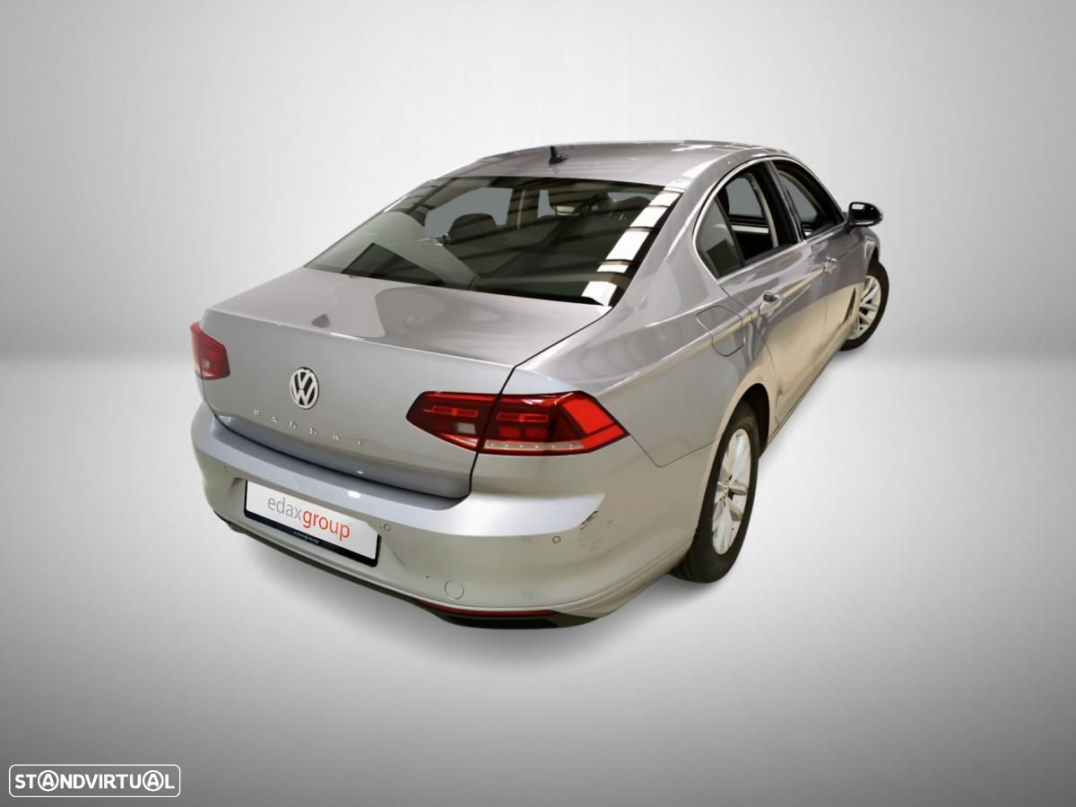 VW Passat 1.6 TDI Business DSG - 2