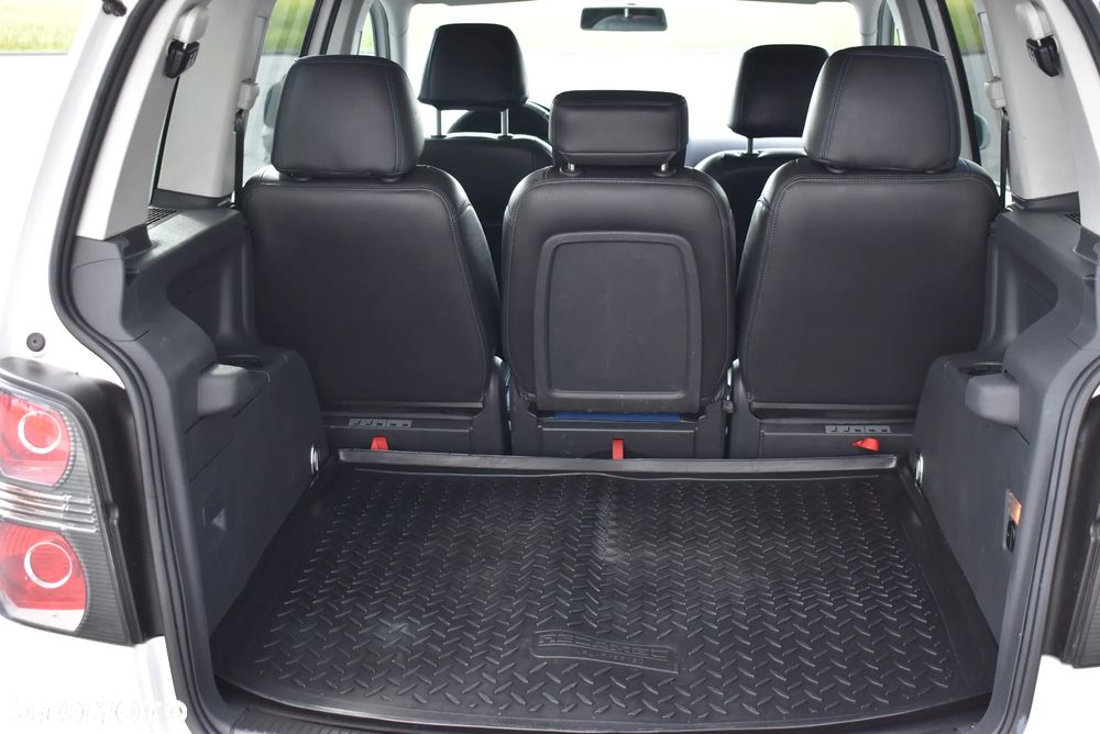 Volkswagen Touran 1.4 TSI Cross - 12
