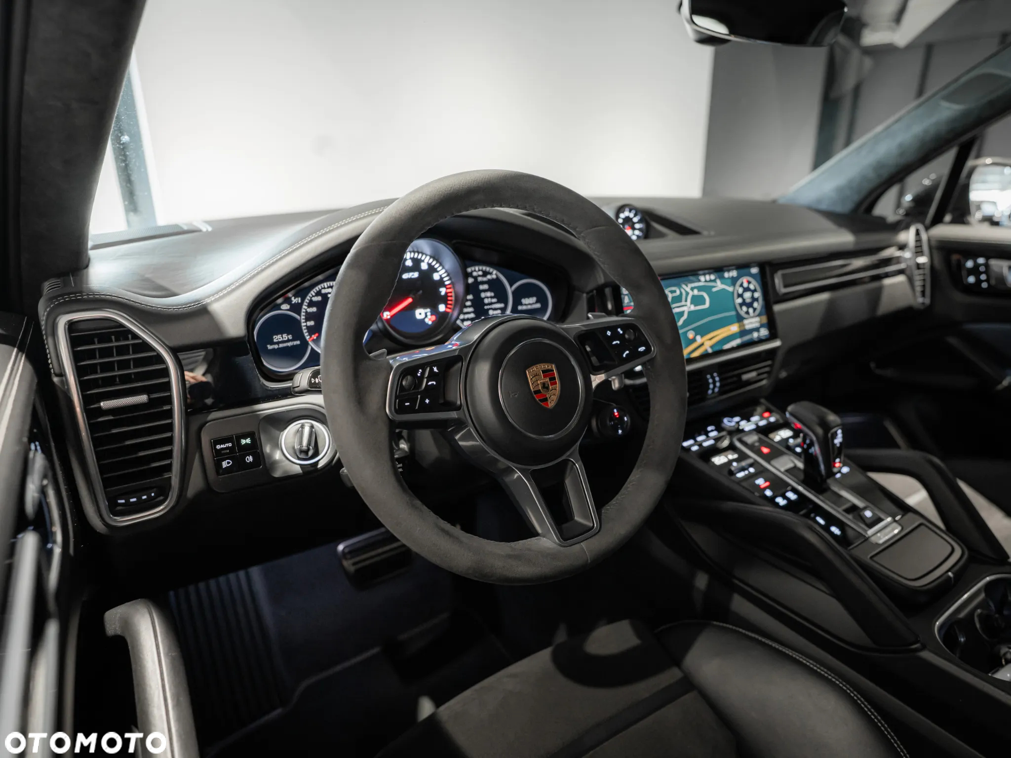 Porsche Cayenne GTS - 18
