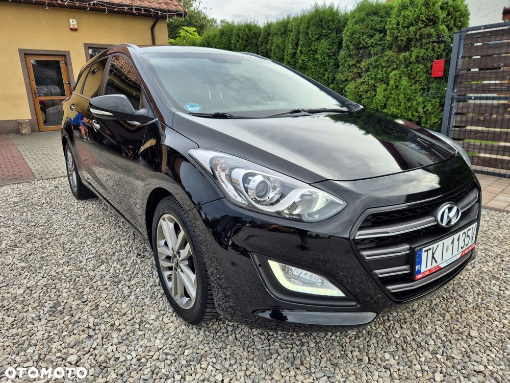 Hyundai i30 blue Kombi 1.6 GDi Passion - 14