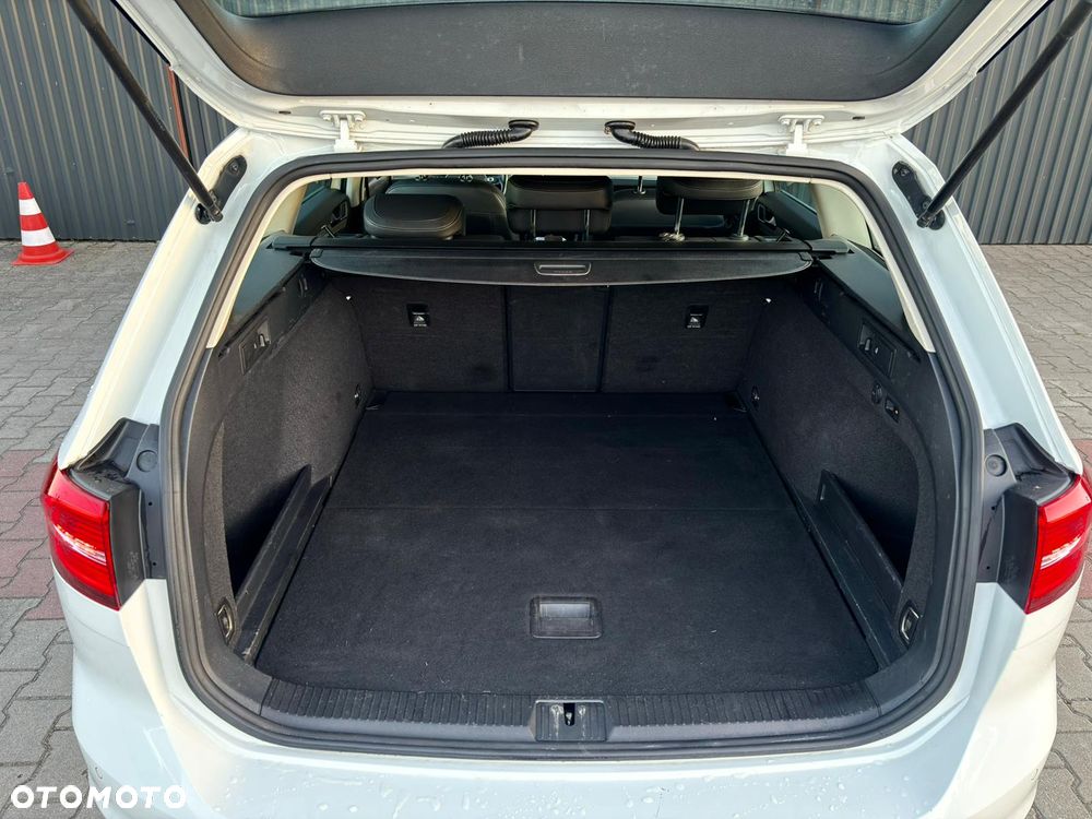 Volkswagen Passat 2.0 TDI (BlueMotion Technology) DSG Highline - 23