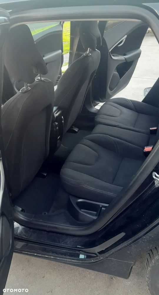 Volvo V40 D2 Momentum - 8