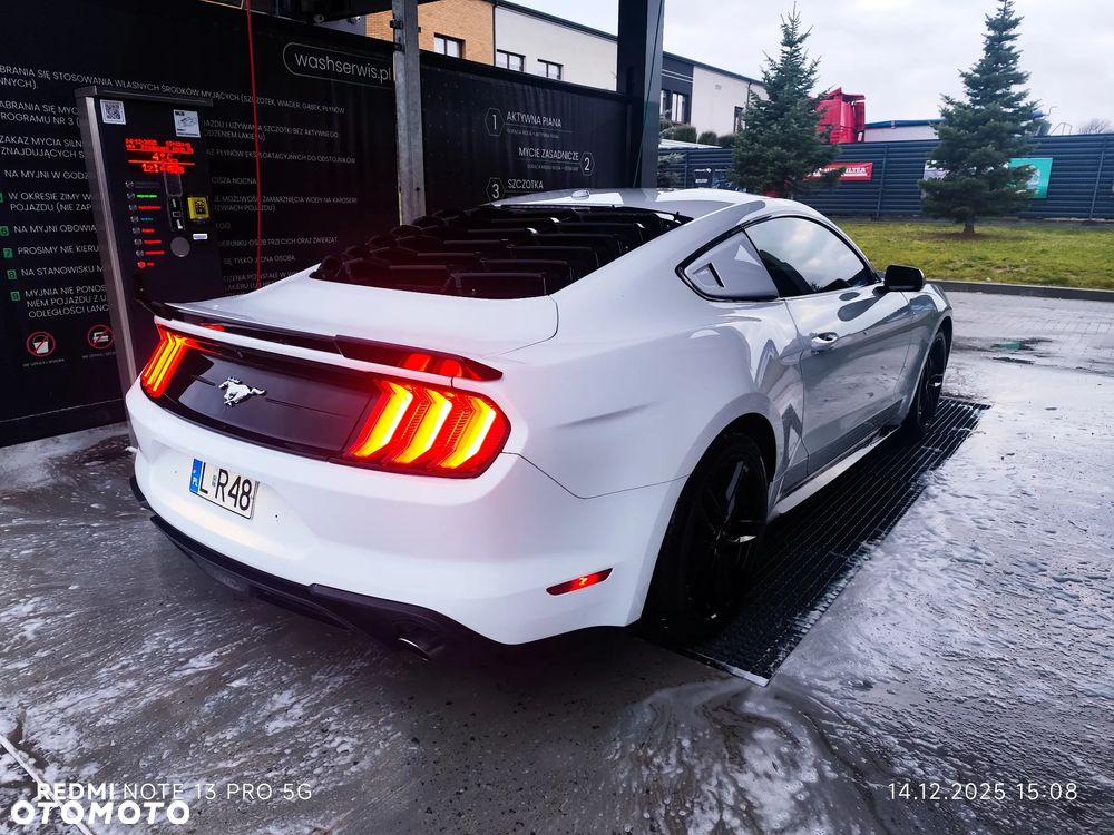Ford Mustang - 10