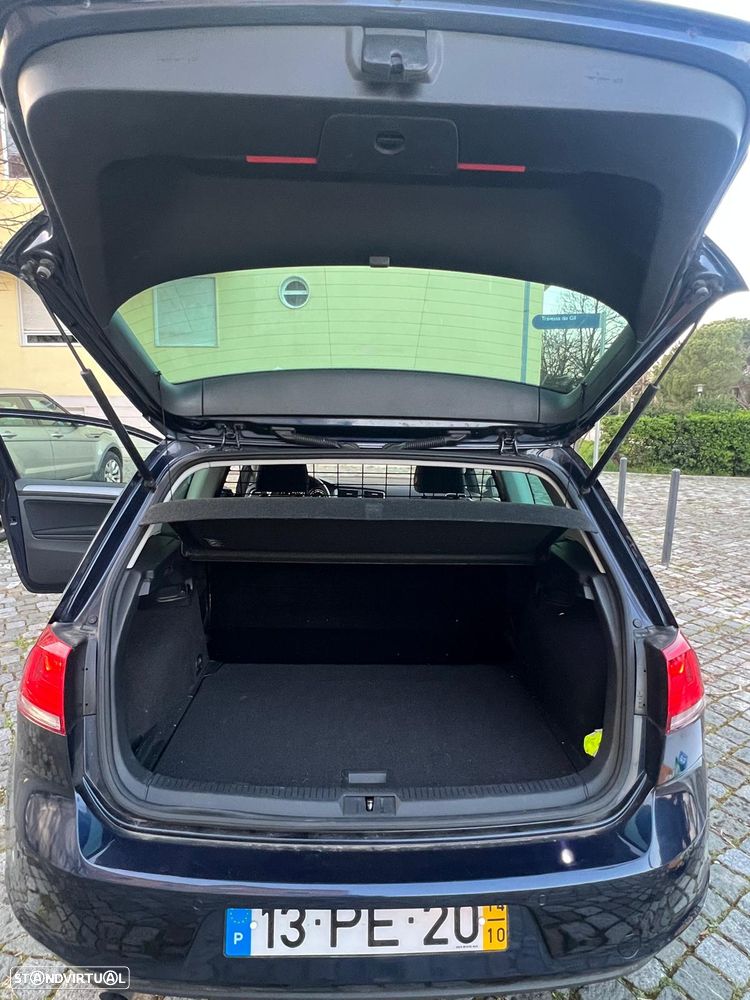 VW Golf 1.6 TDi Trendline DSG - 12