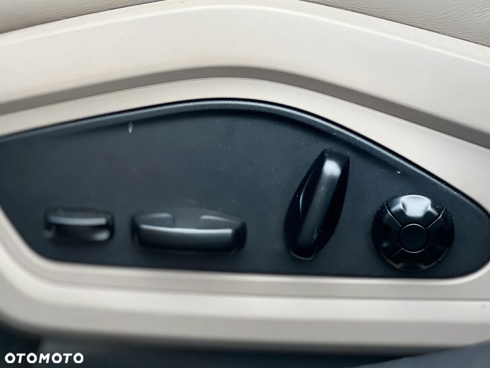 Porsche Taycan 4S - 27