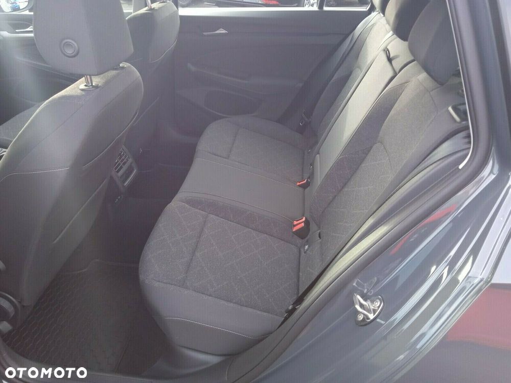 Volkswagen Golf - 11