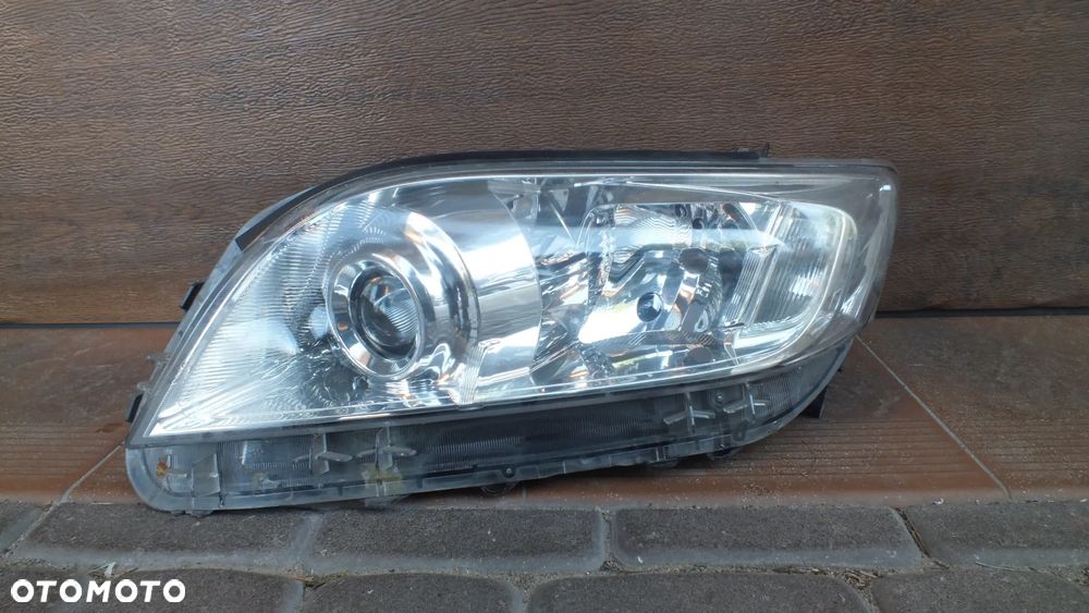 Lampa przednia lewa Toyota Rav IV III Lift - 1