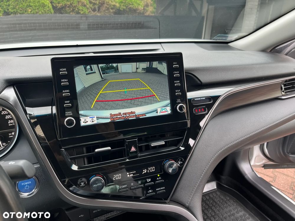 Toyota Camry 2.5 Hybrid Executive CVT - 12