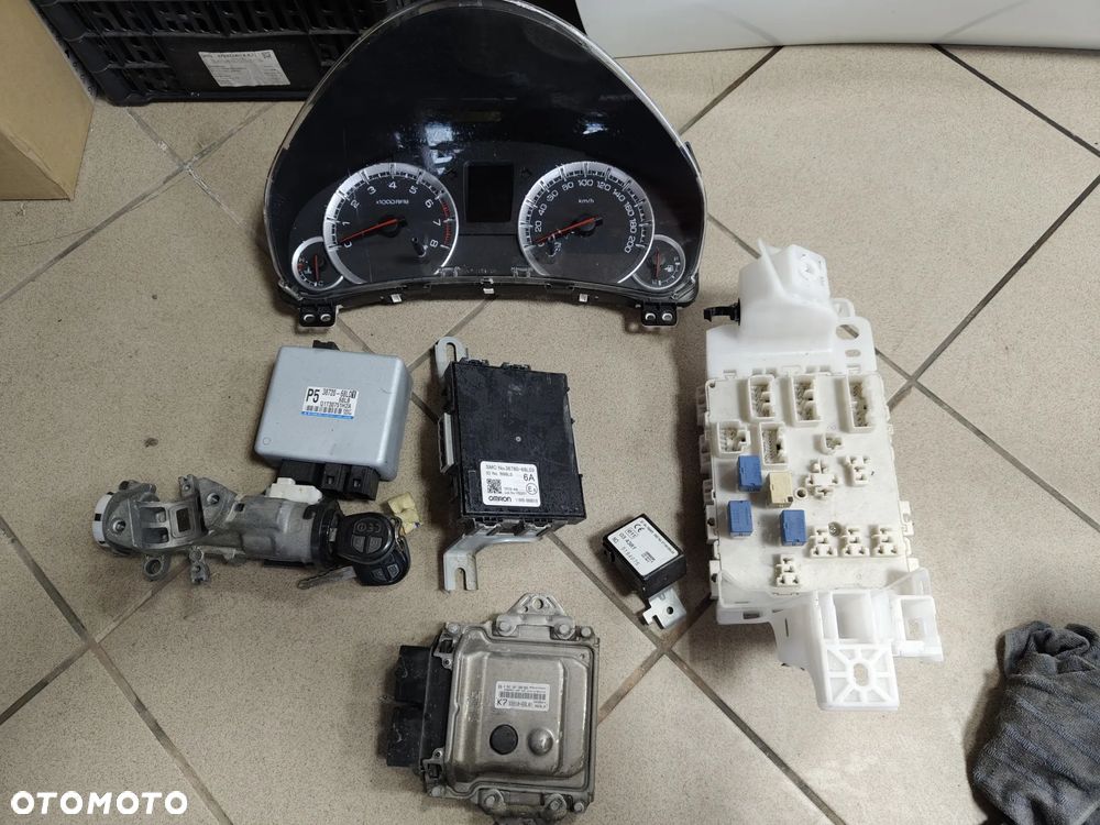 Suzuki Swift MK7 2010-2017 1.2 benzyna zestaw startowy - 1