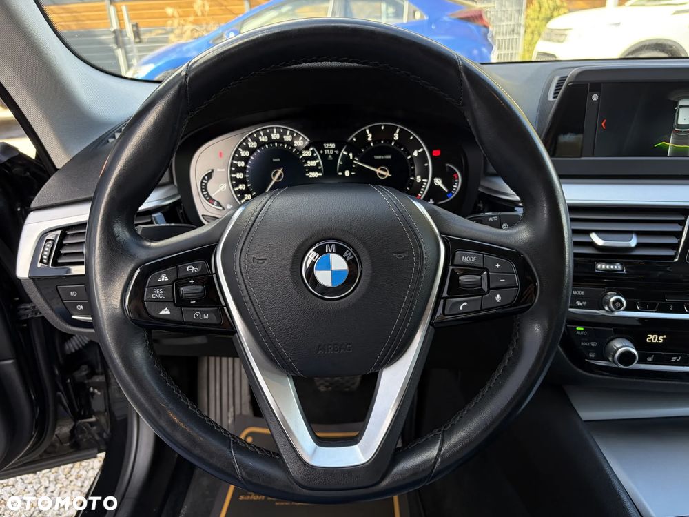 BMW Seria 5 520d - 23