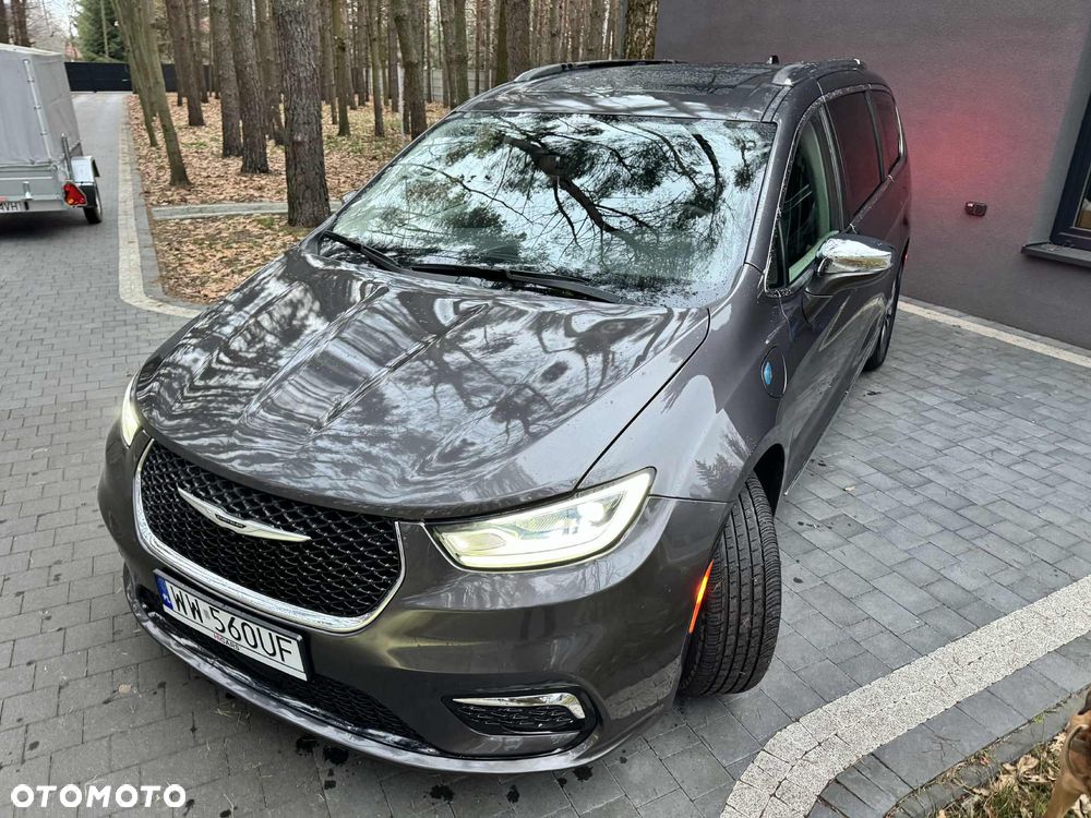 Chrysler Pacifica - 1