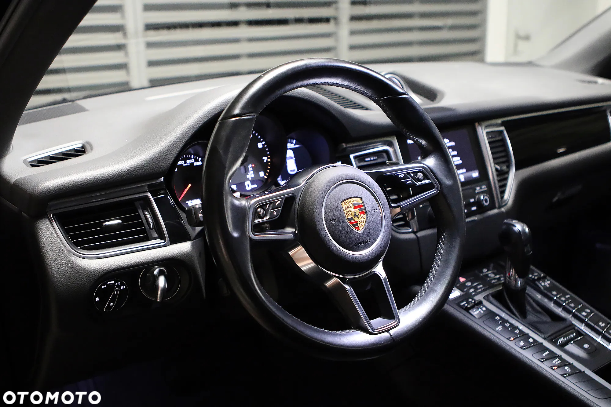 Porsche Macan S - 19