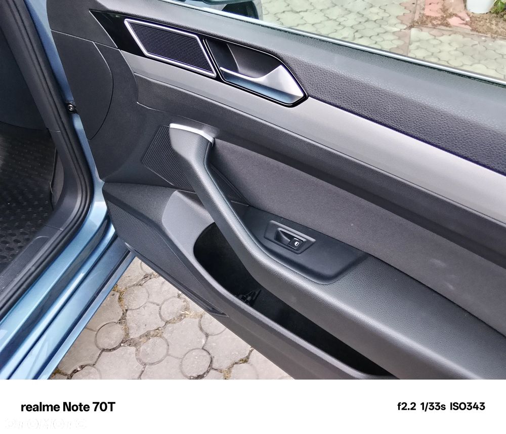 Volkswagen Passat - 12
