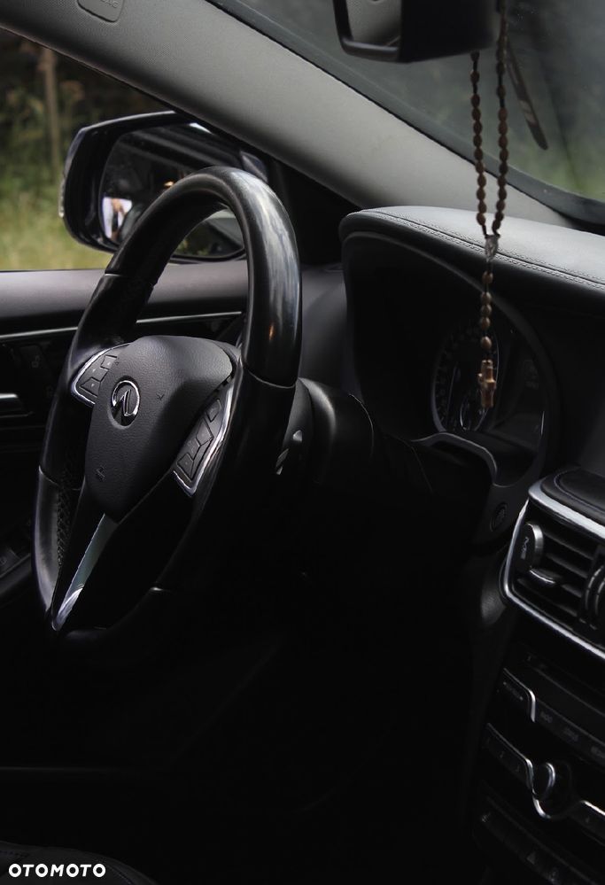 Infiniti Q30 - 6