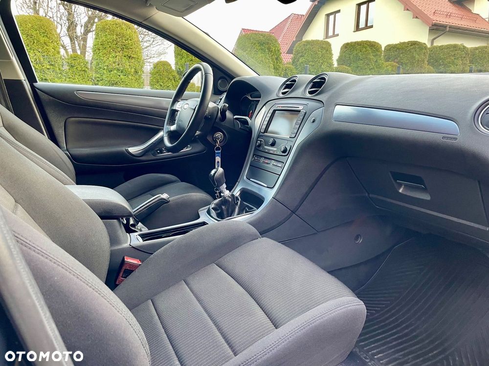 Ford Mondeo 2.0 TDCi Platinium X Plus (Titanium) - 38