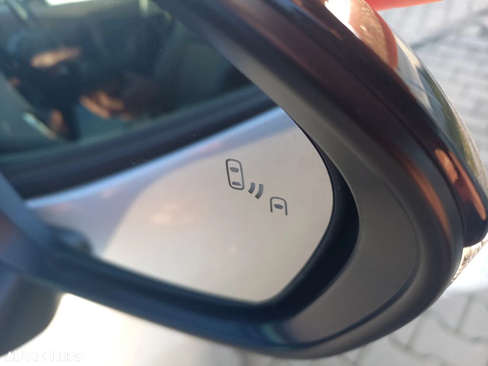 Toyota Yaris Cross 1.5 VVT-i HSD 4x2 Exclusive Elegant - 12