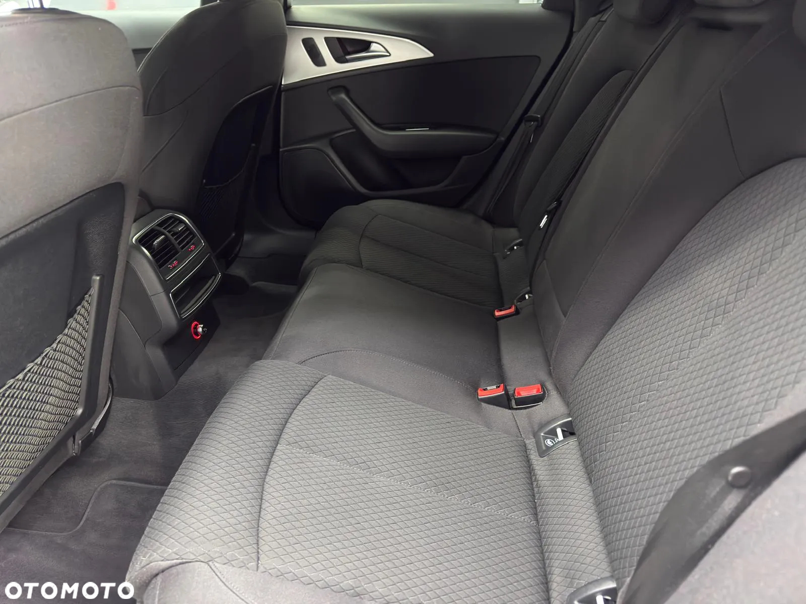 Audi A6 Avant 2.0 TDI Ultra S tronic - 25