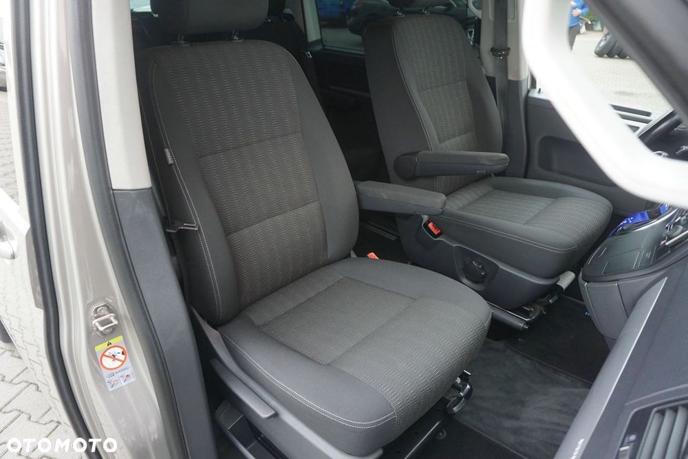 Volkswagen Multivan - 21