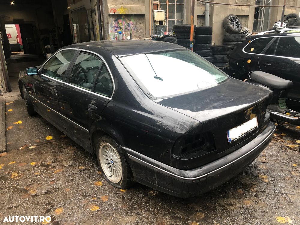 Dezmembrez Bmw Seria 5 E39 520i negru benzina an 2000 - 2