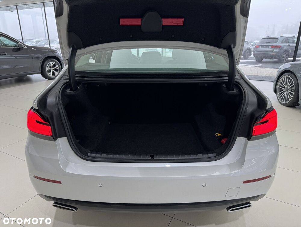 BMW Seria 5 520i - 17