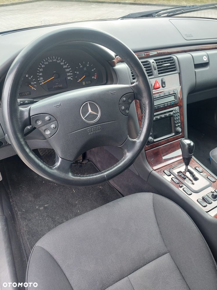 Mercedes-Benz Klasa E - 7