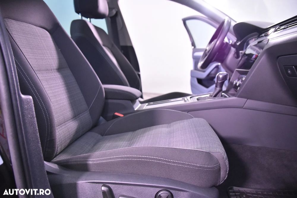 Volkswagen Passat - 11