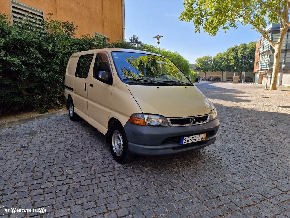 Toyota HiAce 2.4 D LXH12LB - 1