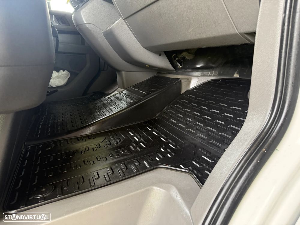 VW CRAFTER 35 2.0 TDI BLUEMOTION L3H3 140 CV - 17