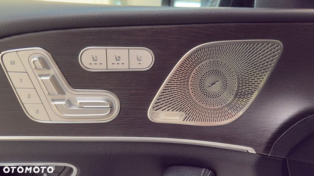 Mercedes-Benz GLS - 32