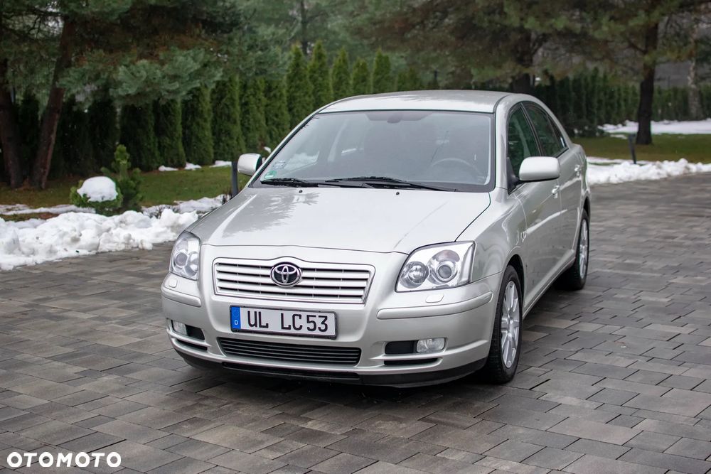 Toyota Avensis - 2