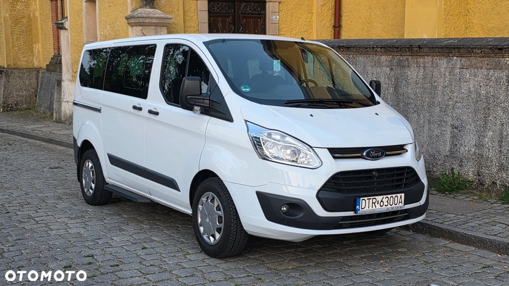 Ford Tourneo Custom - 1