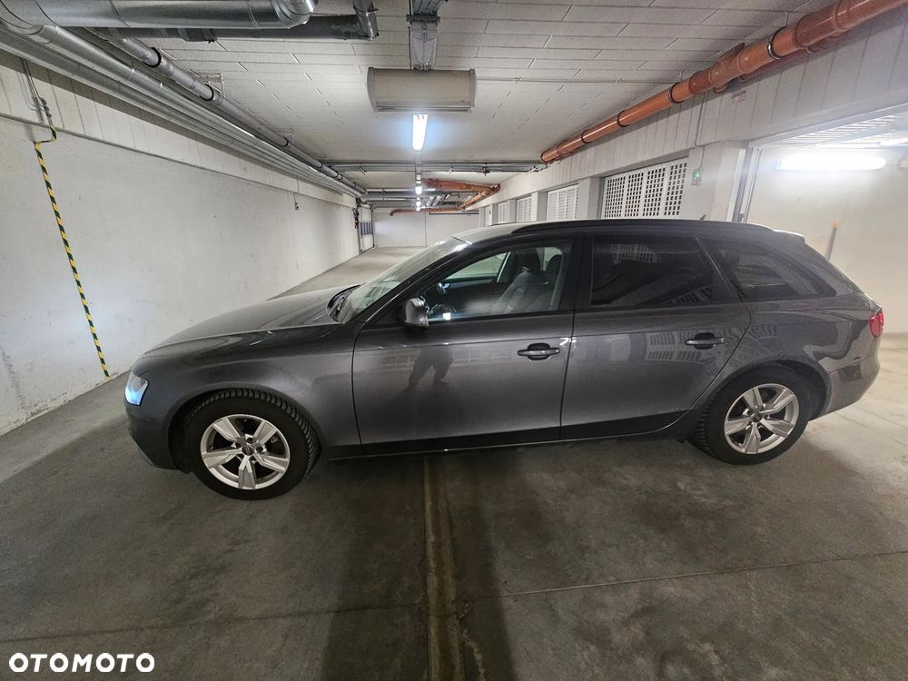 Audi A4 Avant 2.0 TDI DPF Ambiente - 10