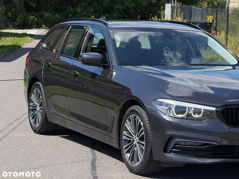 BMW Seria 5 530i Sport Line - 33
