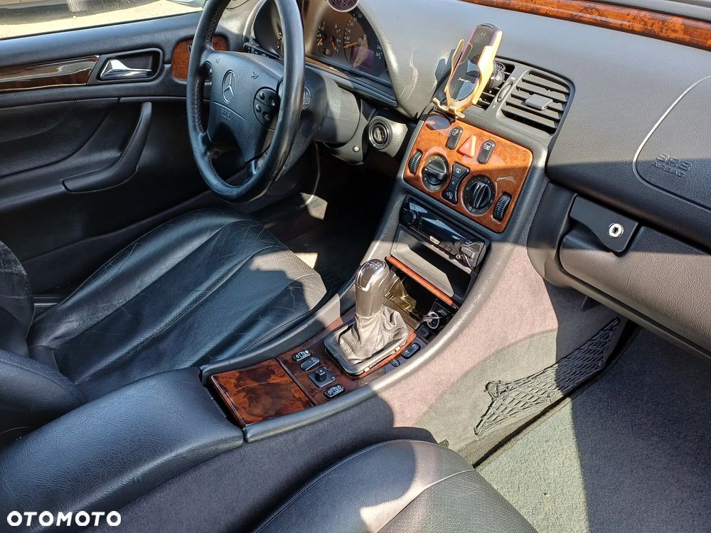 Mercedes-Benz CLK - 12