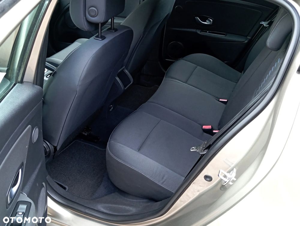 Renault Megane 1.6 16V 110 LIMITED - 15