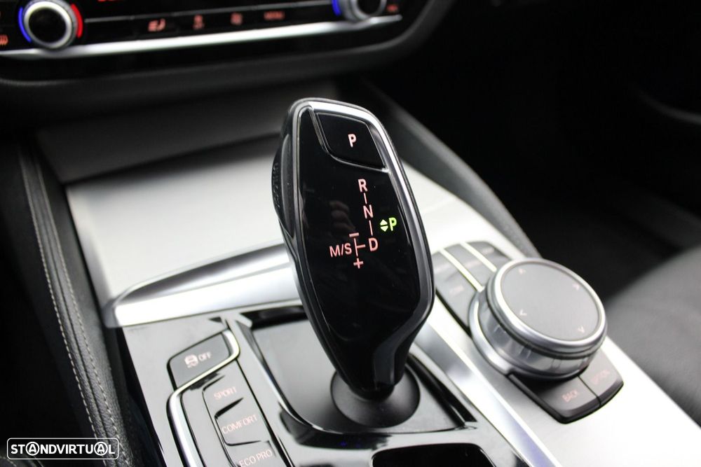 BMW 520 d Line Luxury Auto - 25