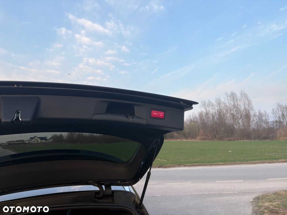 Mercedes-Benz Klasa E - 27