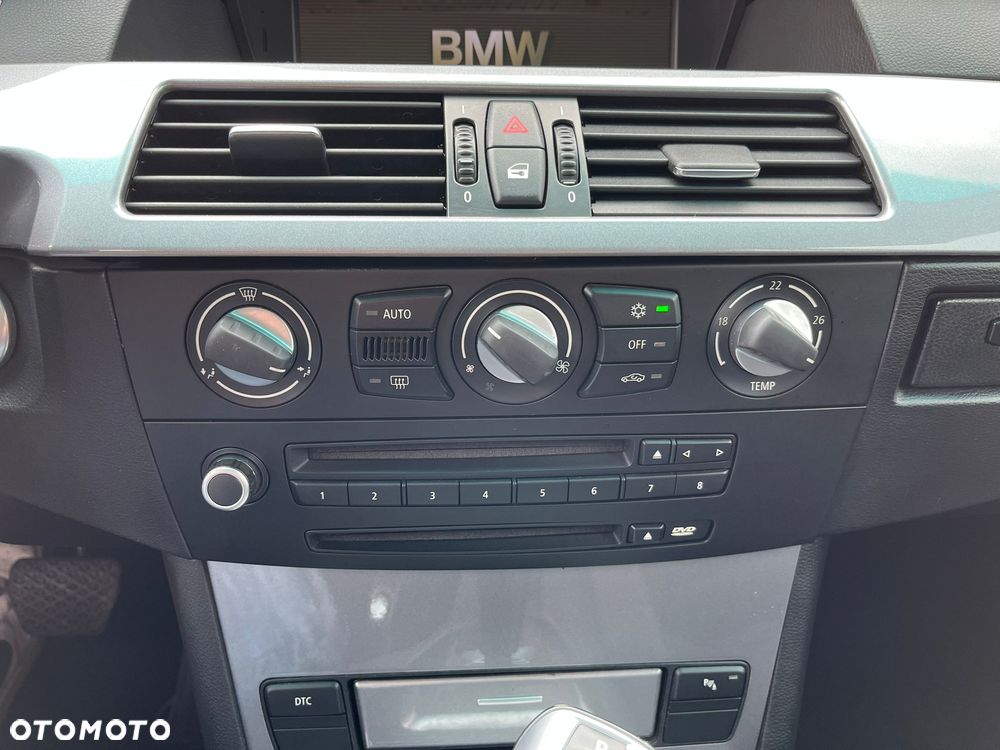 BMW Seria 5 520i - 22