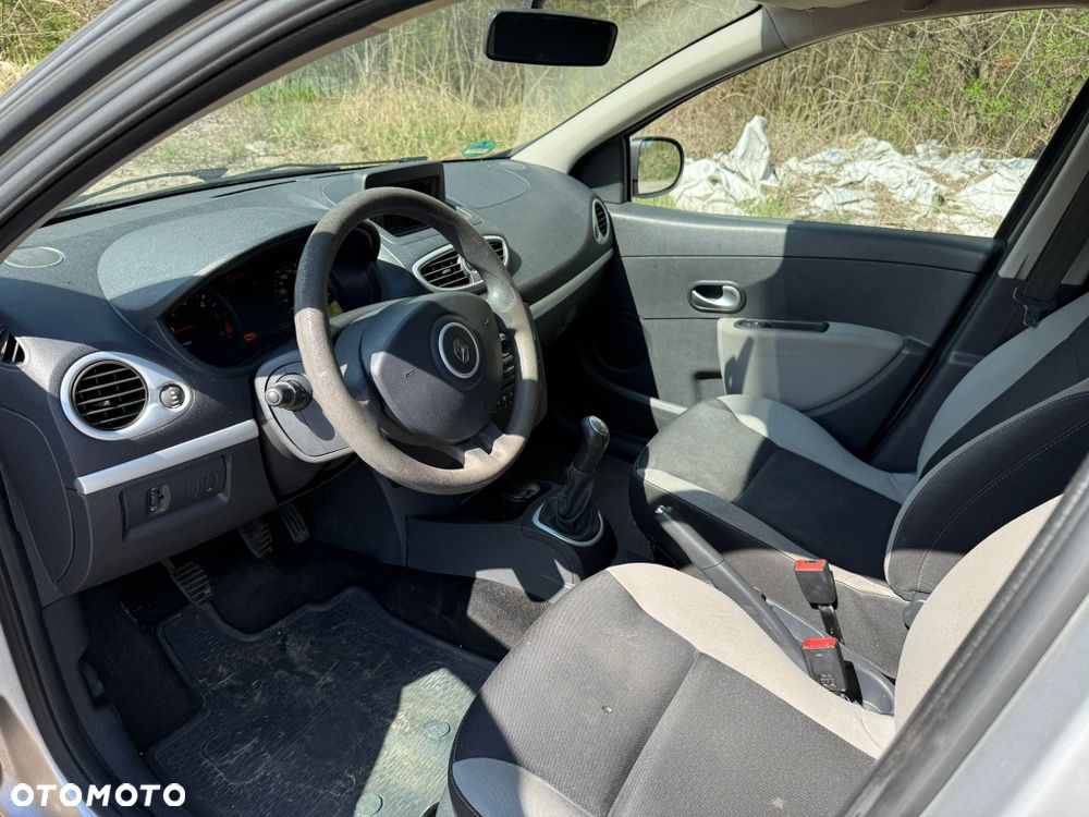 Renault Clio - 7