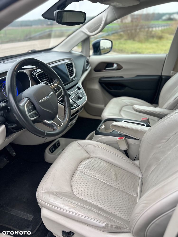 Chrysler Pacifica - 18