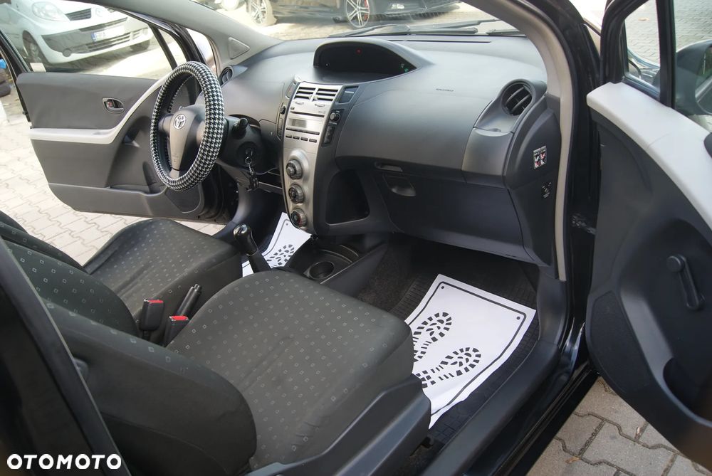 Toyota Yaris 1.0 Luna A/C - 15